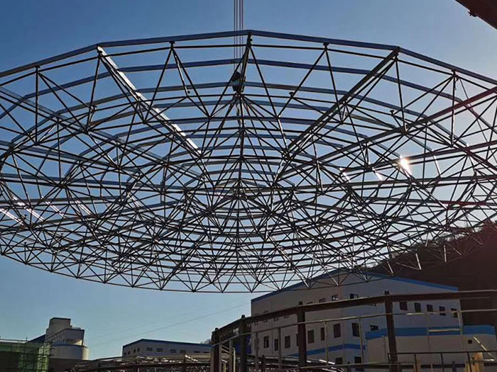 固原螺栓球网架工程施工现场